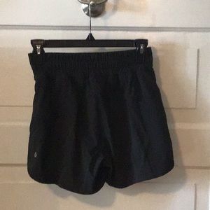 Lululemon size 6 shorts